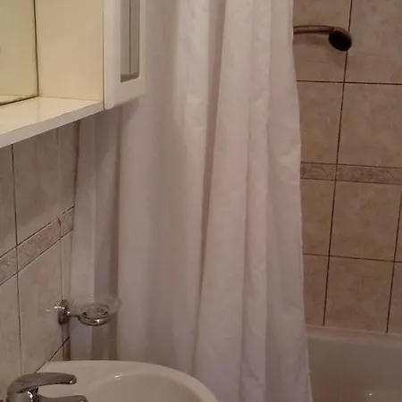 Roza Affittacamere 3*