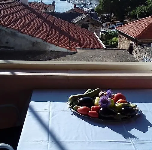 Roza 3* Vrboska