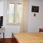 Roza Guest house