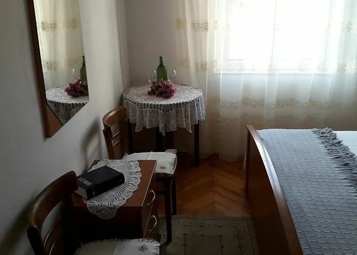 Gostinjska kuća Roza Vrboska